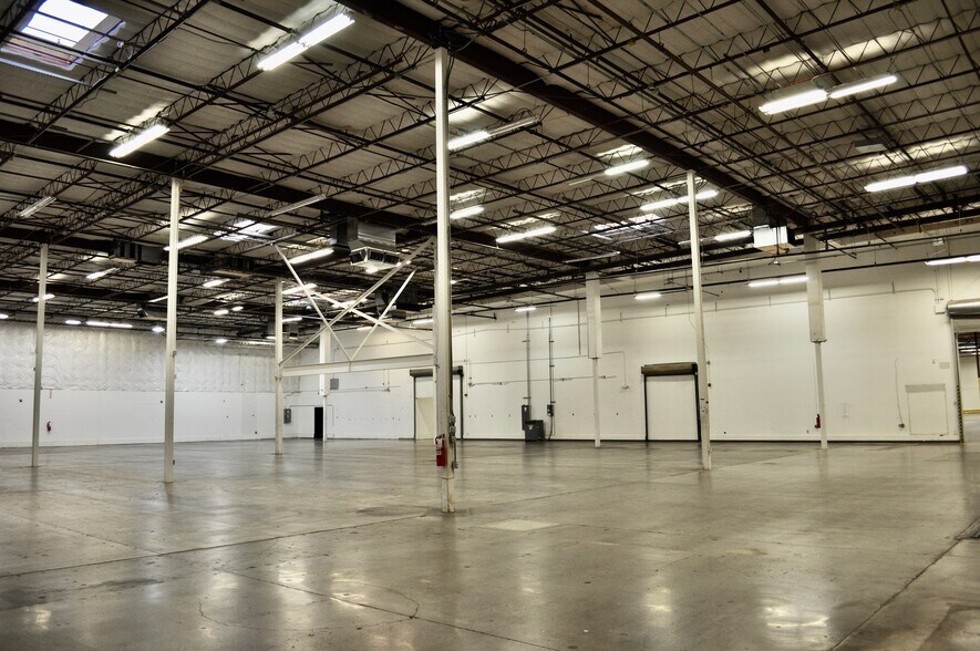 More Photos Of 2214 Braker Ln, Austin Distribution For Lease