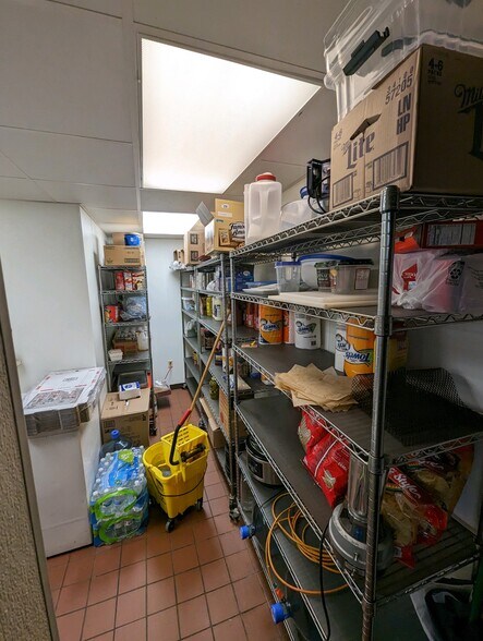 More Photos Of 32600 N State Route 44, Slate Run Hotel For Sale