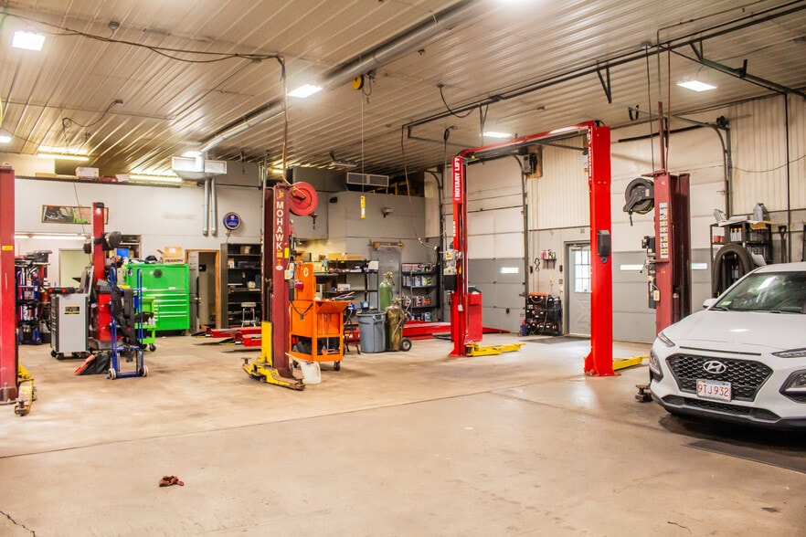 More Photos Of 8 Englewood St, Webster Auto Repair For Sale