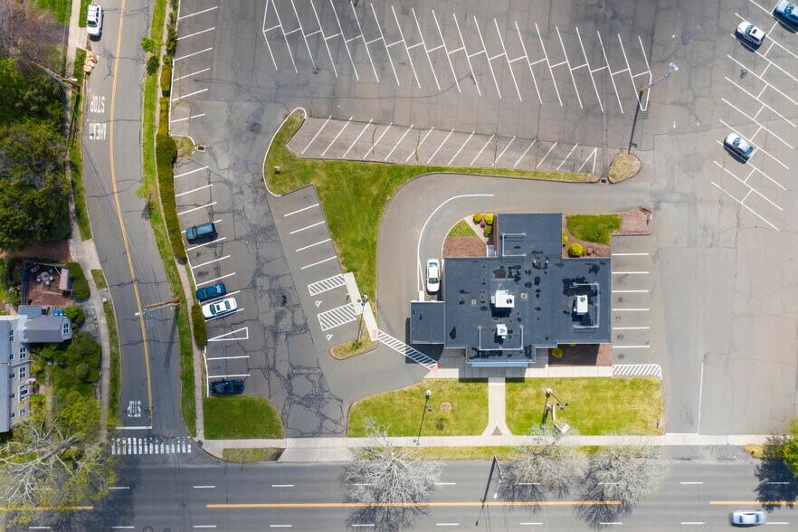 More Photos Of 1697 Whitney Ave, Hamden Drugstore For Lease