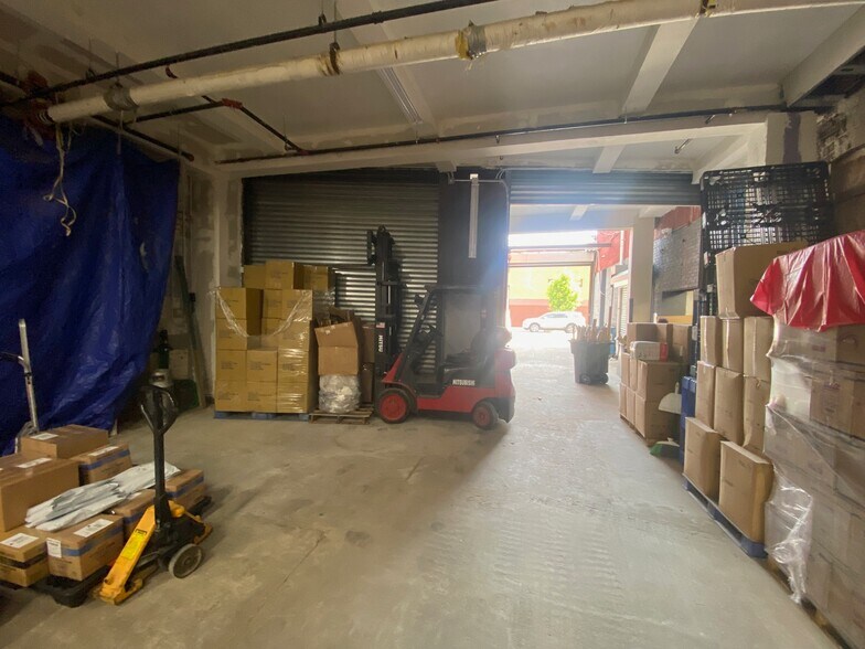More Photos Of 264 41st St, Brooklyn Warehouse For Lease