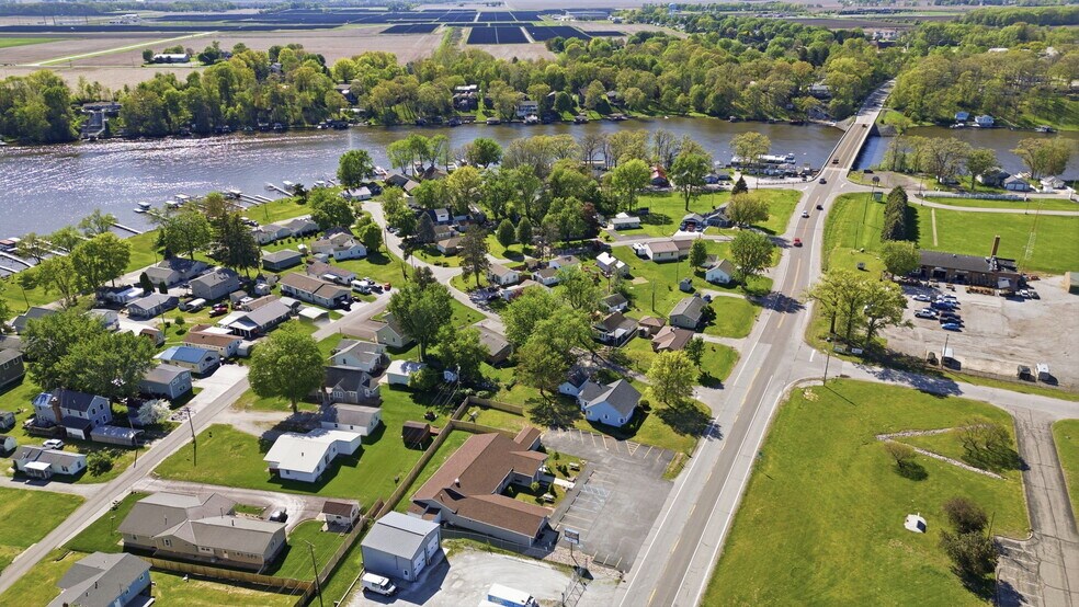 More Photos Of 12150 N US Highway 421, Monticello General Retail For Sale