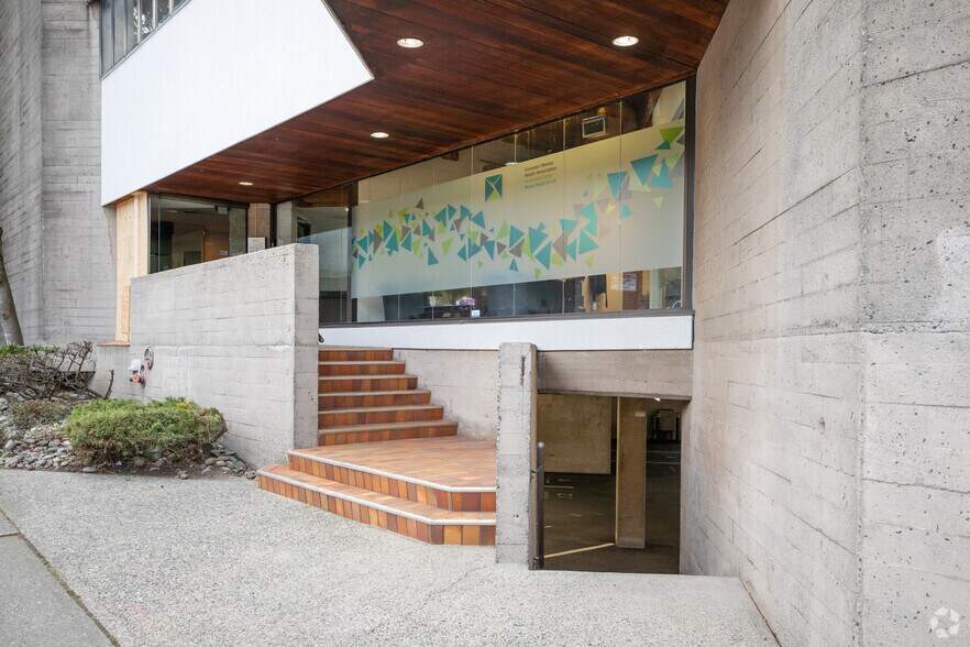 More Photos Of 2425 Quebec St, Vancouver Office For Lease