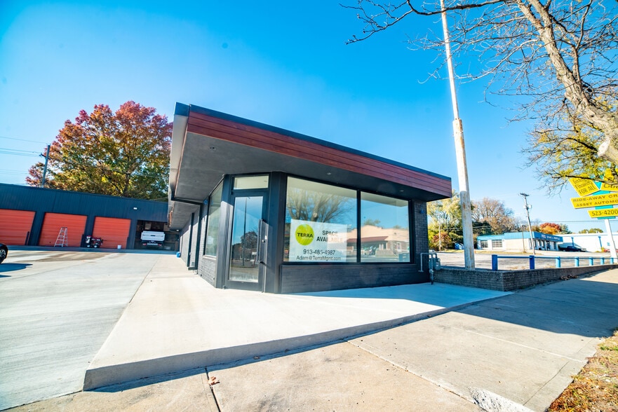 More Photos Of 5914 Troost Ave, Kansas City Flex For Lease