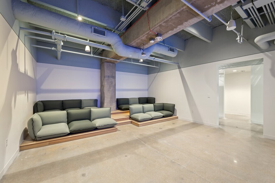 More Photos Of 8350 N Central Expy, Dallas Unknown For Lease