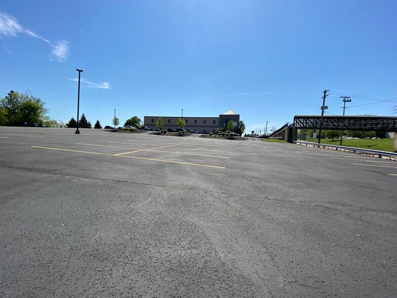 More Photos Of 1400 Lebanon Church Rd, Pittsburgh Unknown For Lease