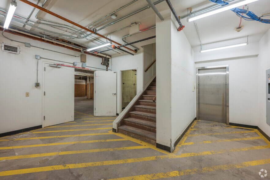 More Photos Of 201-205 N Mesa St, El Paso General Retail For Sale