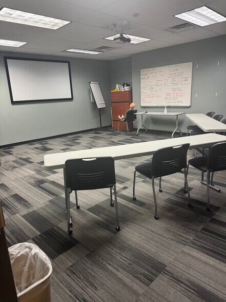 More Photos Of 111-121 Roberts St, East Hartford Industrial For Lease