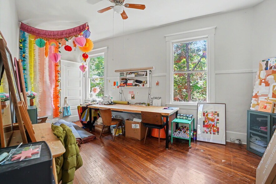 More Photos Of 17 W 41st St, Savannah Freestanding For Sale