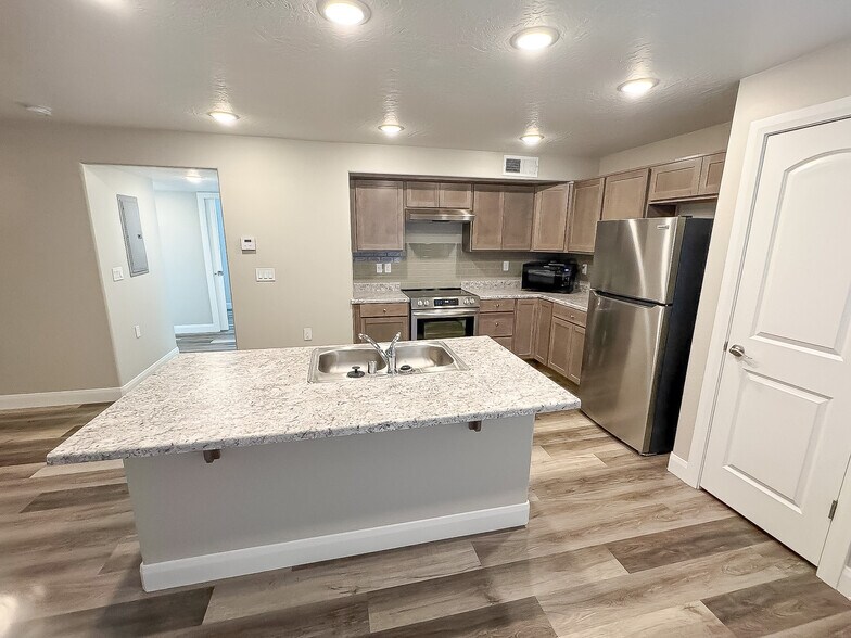 More Photos Of 100 E 1st South St, Mesquite Apartments For Sale