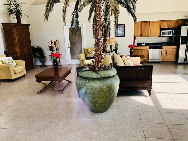 More Photos Of 115 112th Ave NE, Saint Petersburg Specialty For Sale