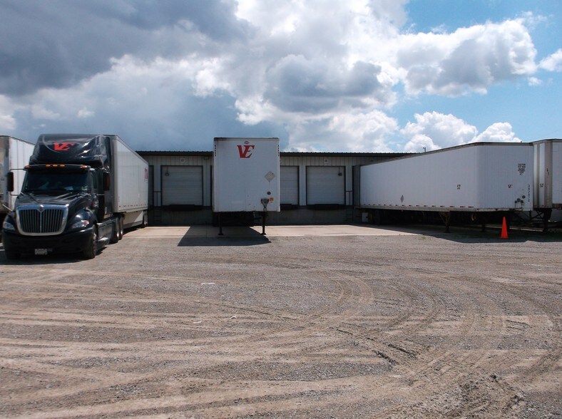 More Photos Of 3116 Marine Dr, Oshkosh Truck Terminal For Sale