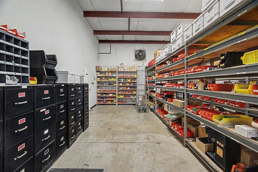 More Photos Of 254 Commerce Ct, Hopkinsville Industrial For Sale