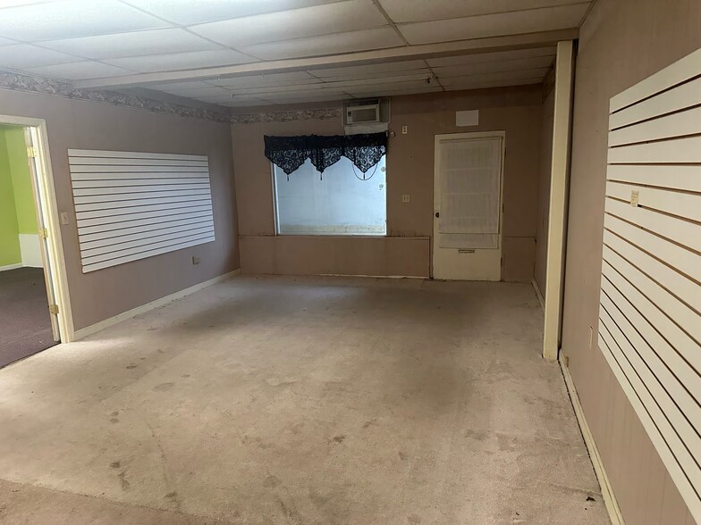 More Photos Of 3642 Tamiami Trl, Port Charlotte Unknown For Lease