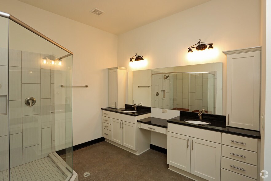 More Photos Of 226 N Water St, Milwaukee Apartments For Sale