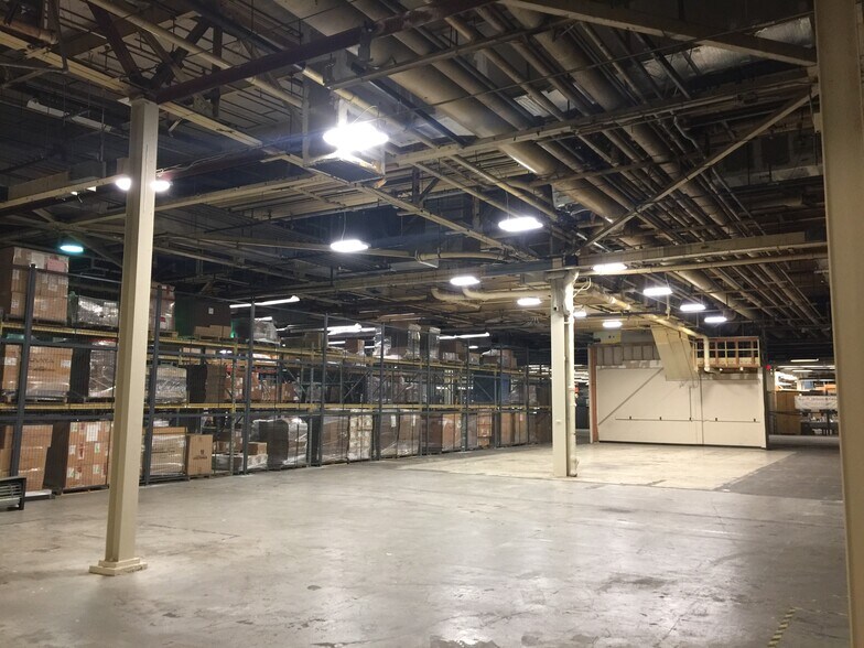 More Photos Of 1004 New Holland Ave, Lancaster Unknown For Lease