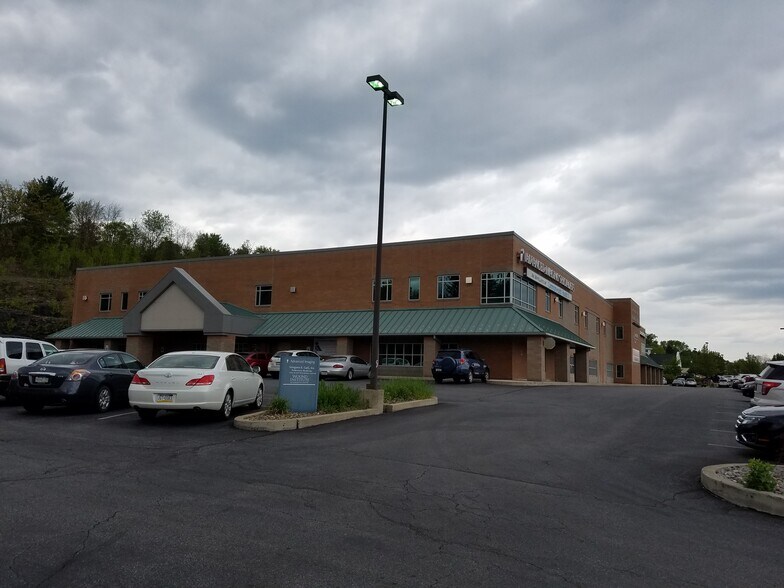 More Photos Of 1000 Meade St, Dunmore Medical For Lease