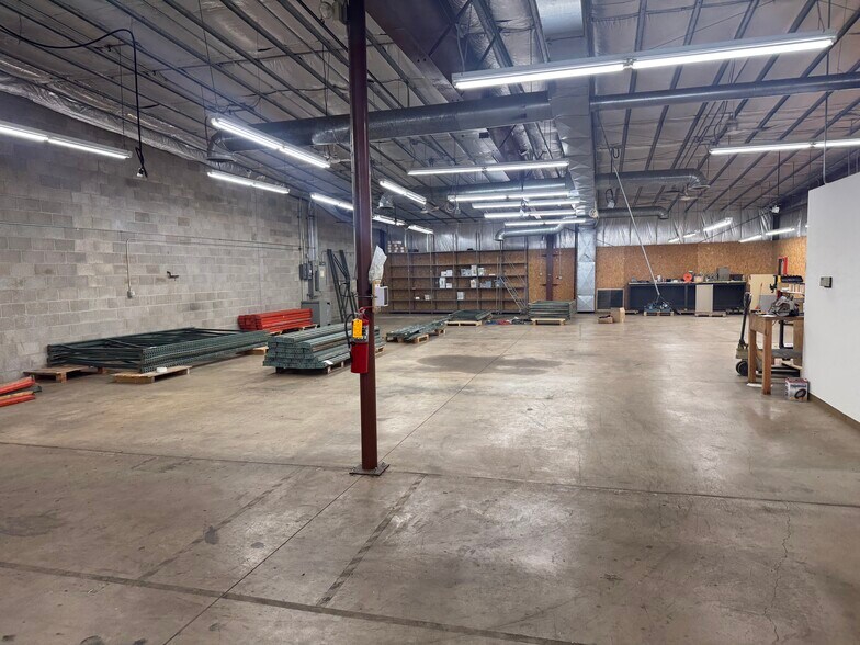 More Photos Of 1434 Progress Ln, Omro Distribution For Sale