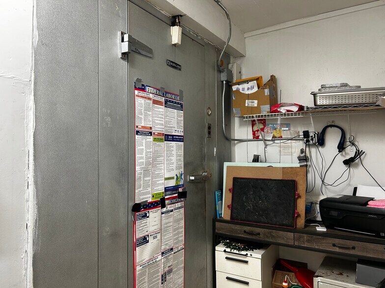 More Photos Of 1502 S Westnedge Ave, Kalamazoo Freestanding For Sale