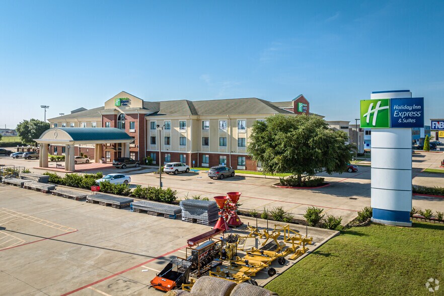 More Photos Of 31380 FM 2920 Rd, Waller Hotel For Sale