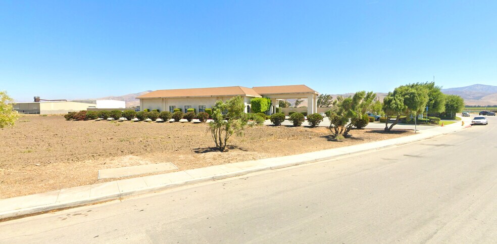 More Photos Of 901 Los Coches Rd, Soledad Medical For Sale