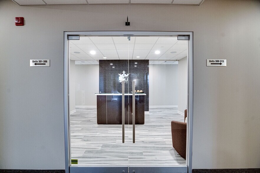 More Photos Of 200 Cachet Woods Crt, Markham Office For Lease