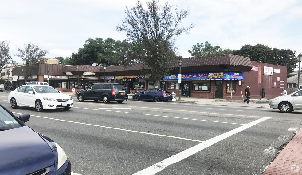 Primary Photo Of 338-350 Nassau Rd, Roosevelt Storefront For Lease