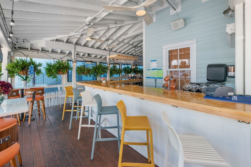 More Photos Of 816 Duval St, Key West Restaurant For Sale