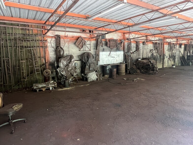 More Photos Of 125 McAdoo Creek Rd, Clarksville Warehouse For Sale