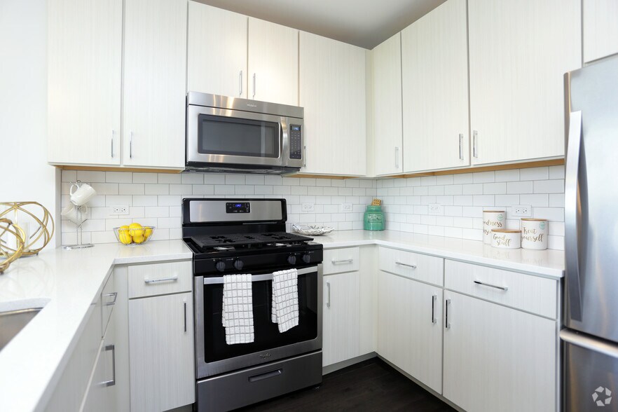 More Photos Of 847 Chicago Ave, Evanston Apartments For Lease