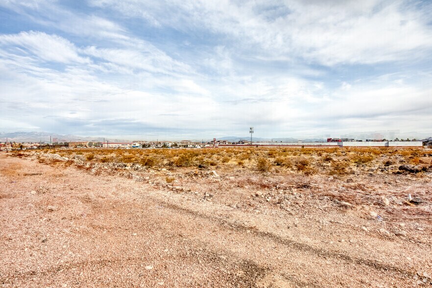More Photos Of 1085 Alper Center Dr, Henderson Distribution For Lease