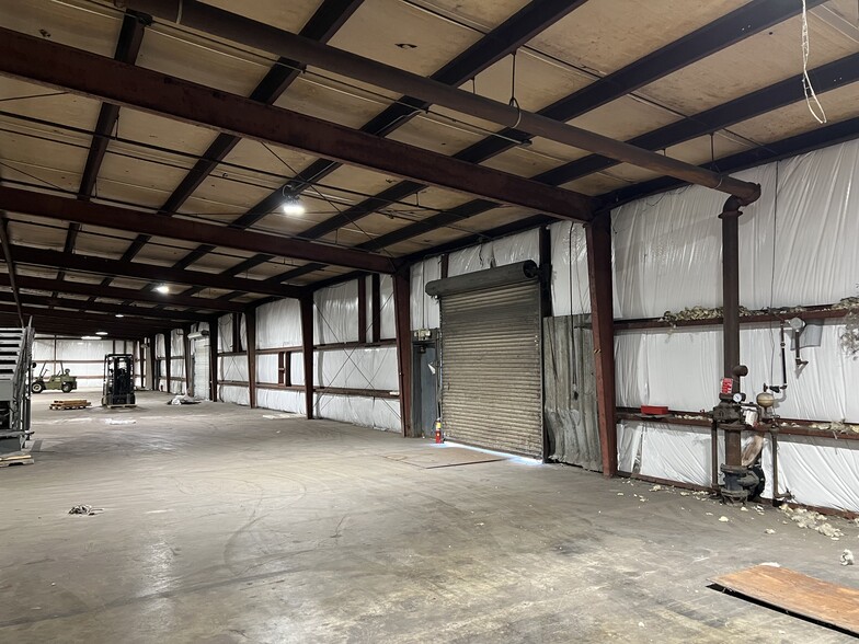 More Photos Of 110 W 34th St, Chattanooga Warehouse For Sale