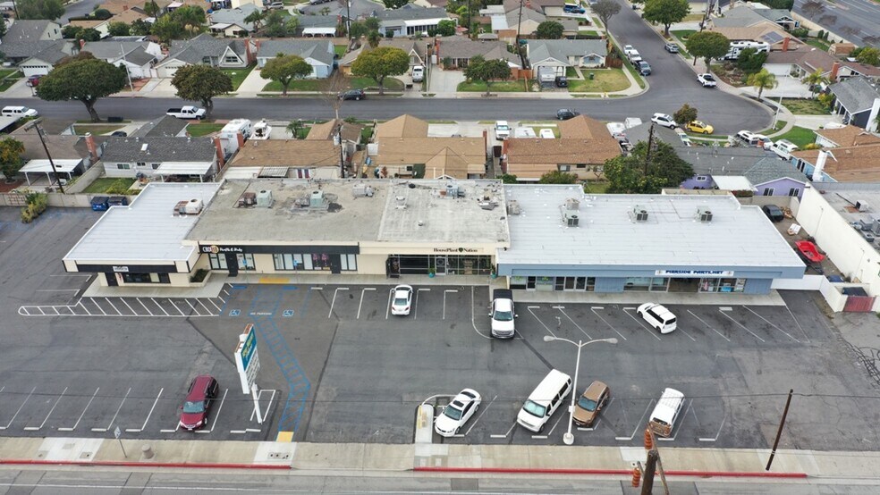 More Photos Of 17055 Newland St, Huntington Beach Unknown For Lease