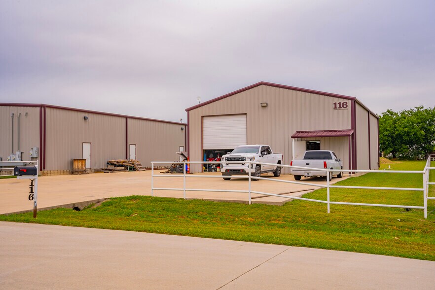More Photos Of 113 METROTEX, Haslet Unknown For Lease