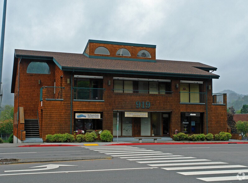 More Photos Of 919 Sir Francis Drake Blvd, Greenbrae Loft Creative Space For Lease