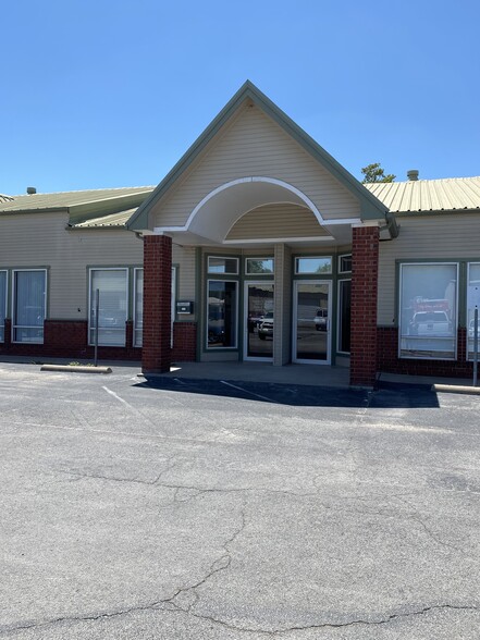 Primary Photo Of 1020 Fort Worth Hwy, Weatherford Storefront Retail Office For Lease