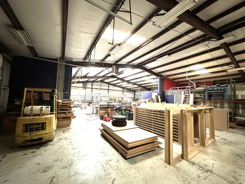 More Photos Of 211 Regency Dr, Wylie Light Manufacturing For Sale