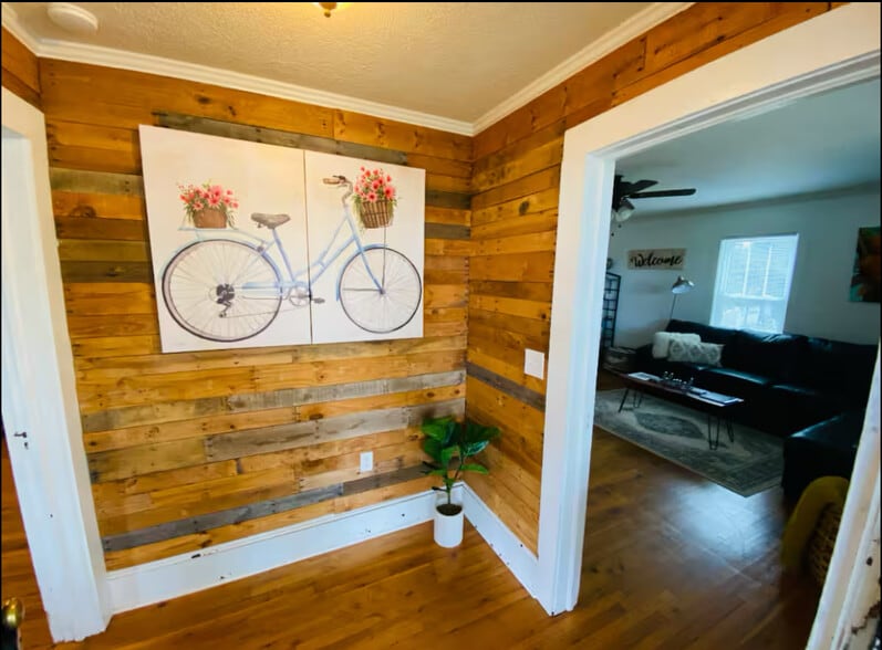 More Photos Of 308 N Main St, Travelers Rest Office For Sale