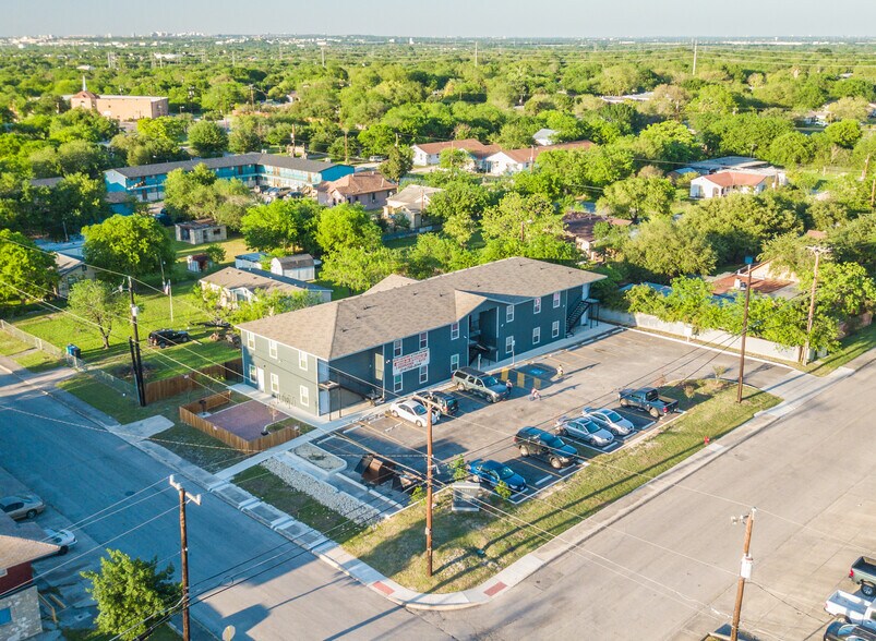More Photos Of 8111 Landing, San Antonio Apartments For Sale