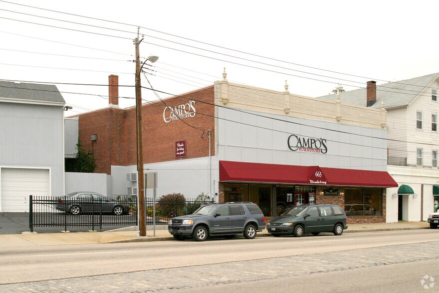 More Photos Of 663-697 Bank St, New London Freestanding For Lease