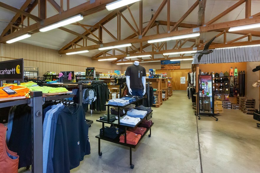 More Photos Of 461 NE Old Belfair Hwy, Belfair Storefront Retail Office For Sale