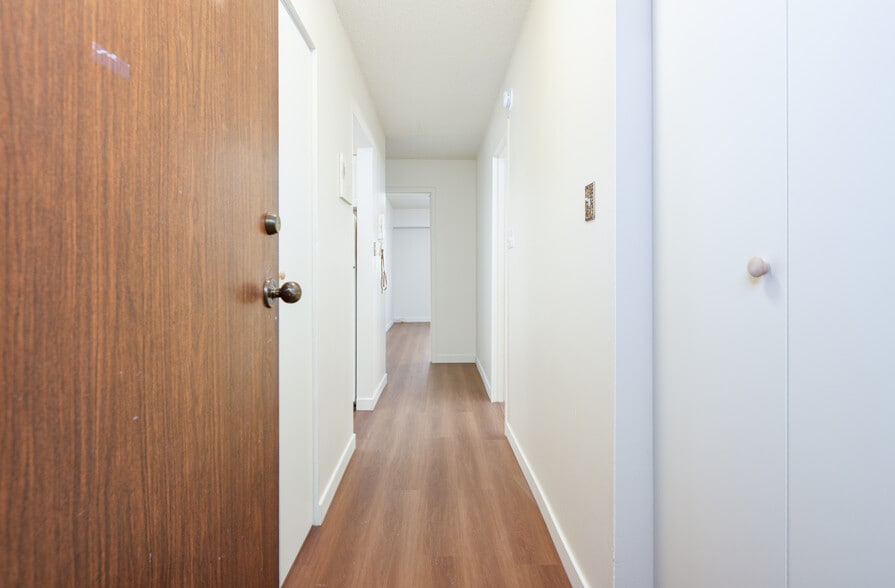 More Photos Of 254 3rd St W, North Vancouver Apartments For Sale