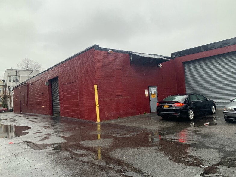More Photos Of 141 N 13th St, Newark Warehouse For Lease