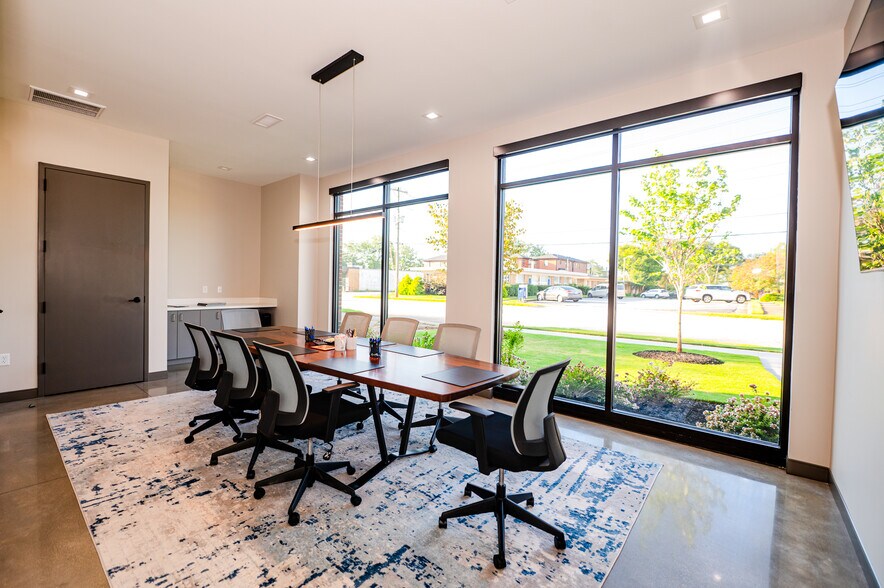 More Photos Of 810 Pendleton St, Greenville Office For Lease