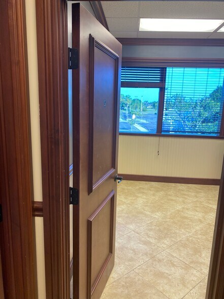 More Photos Of 540 NW University, Port Saint Lucie Office Residential For Sale
