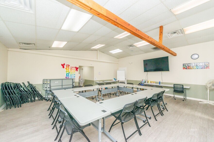 More Photos Of 1450 Main St, Weaverville Office For Sale