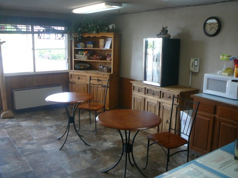 More Photos Of 518 W Montana Ave, Baker Hotel For Sale