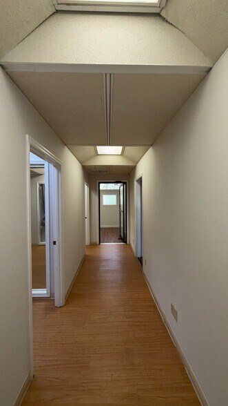 More Photos Of 1539 Parental Home Rd, Jacksonville Medical For Lease