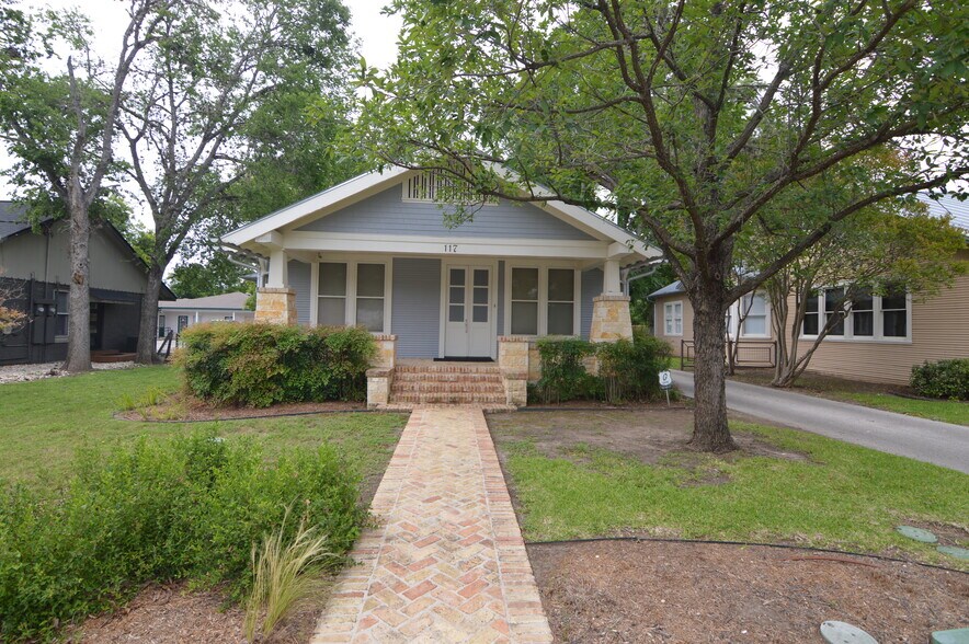 More Photos Of 117 Rosewood Ave, Boerne Storefront Retail Office For Sale