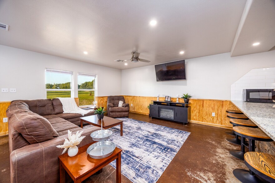 More Photos Of 12625 Sandpiper Rd, Thackerville Specialty For Sale